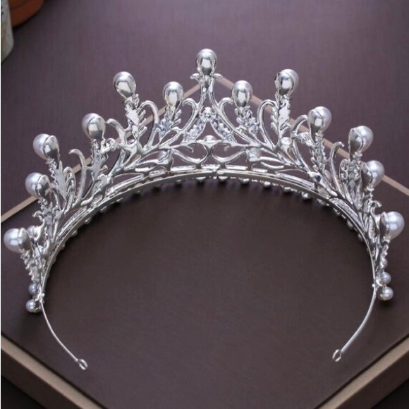 The Pearl Tiara - Picture 6 of 8